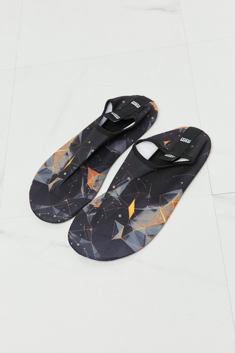 MMshoes On The Shore Water Shoes in Black/Orange - BEAUTY COSMOTICS SHOP
