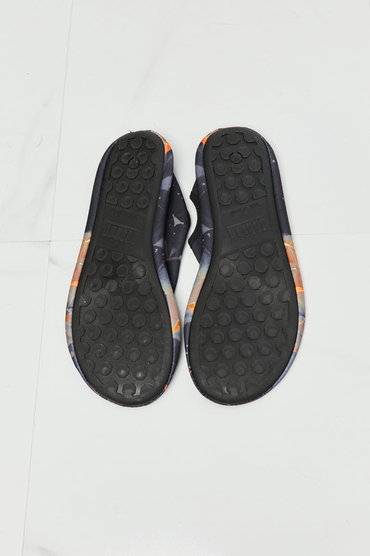 MMshoes On The Shore Water Shoes in Black/Orange - BEAUTY COSMOTICS SHOP