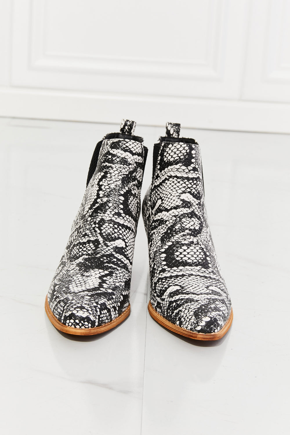 MMShoes Back At It Point Toe Bootie in Snakeskin - BEAUTY COSMOTICS SHOP