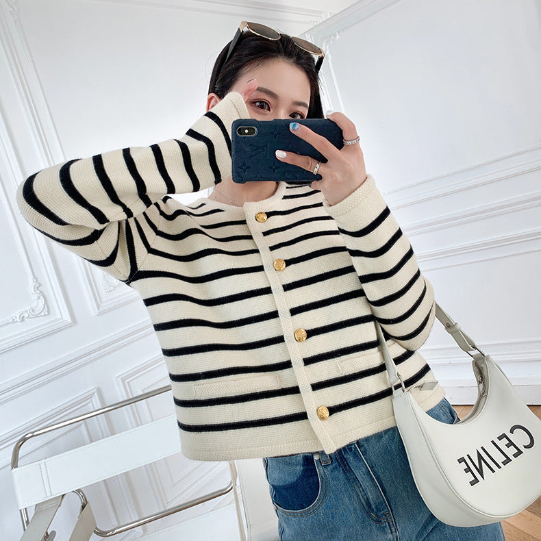 Round neck striped knitted cardigan short coat long sleeve sweater